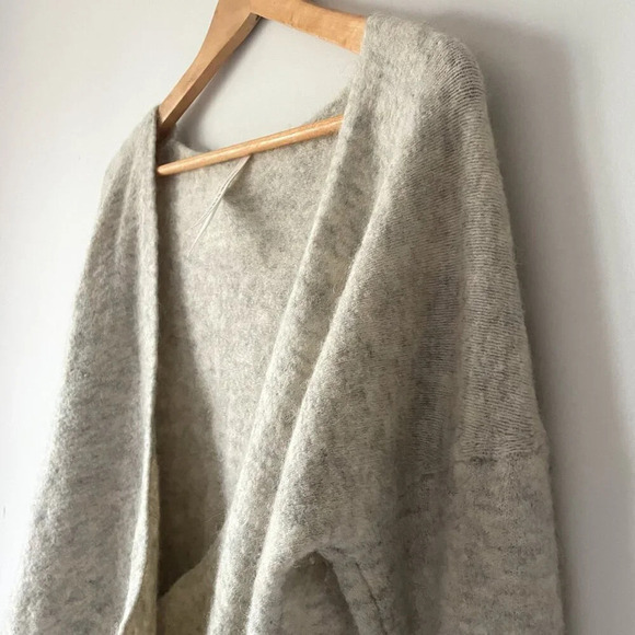 Aritzia The Group Wool Yak Bandini Cross Wrap Sweater  Heather Cream Grey Small - Picture 6 of 9